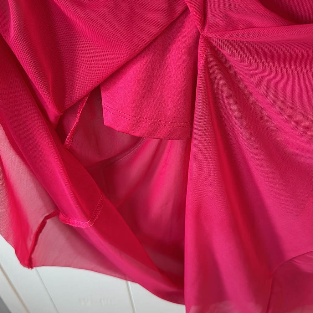 Hot pink dress - Picture 5 of 8